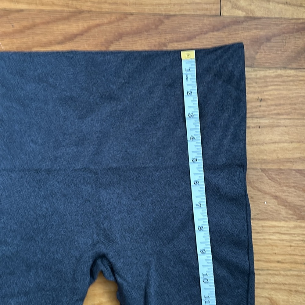 NWOT Spanx 7/8 Legging - Picture 4 of 5